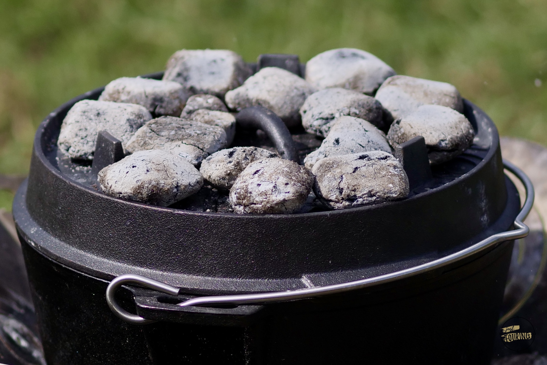Knuspriges Dinkelbrot Rezept für Dutch Oven, Omnia und Backofen