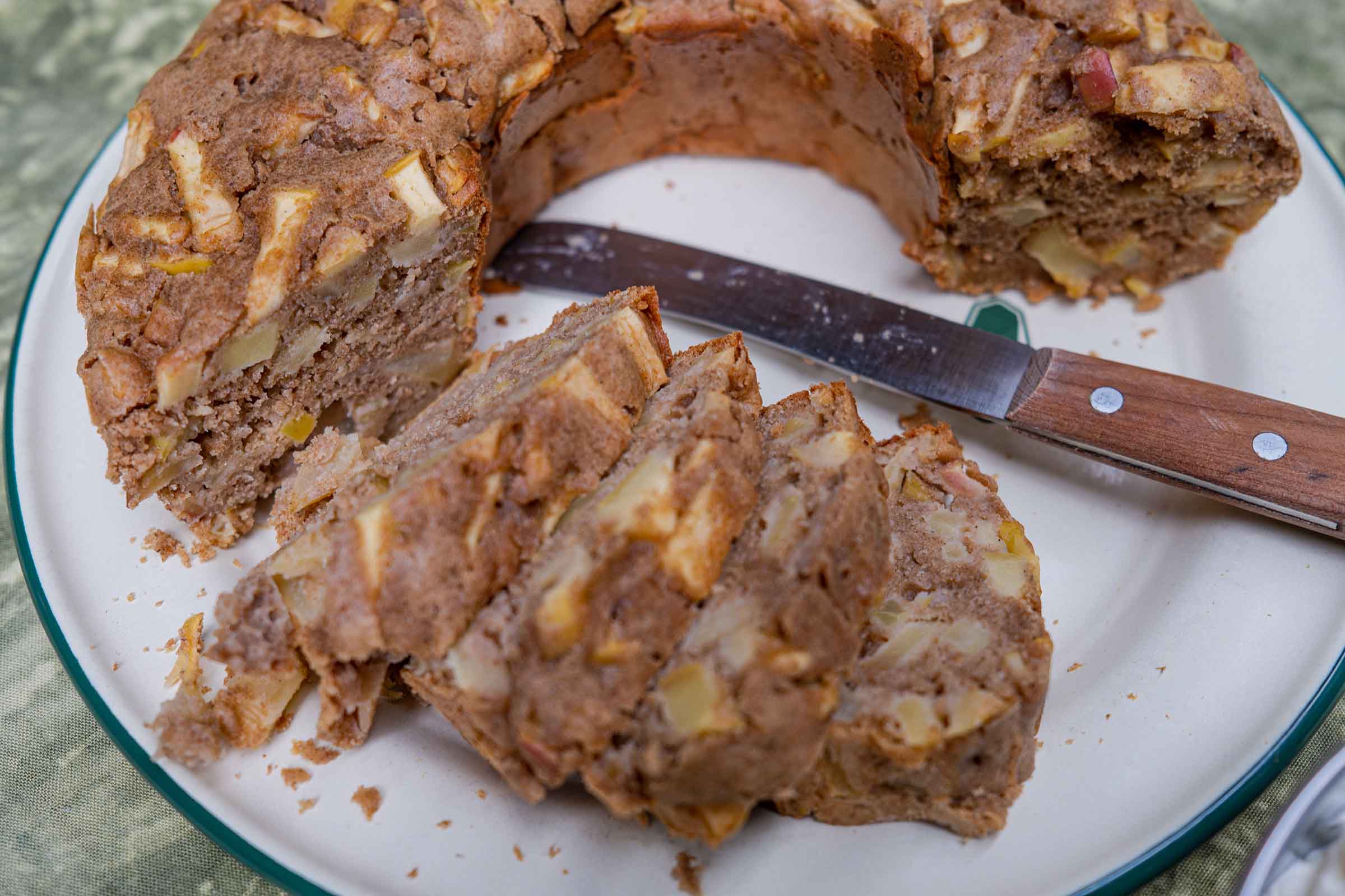 Giuls Apfelkuchen - fluffig & lecker - just Touring